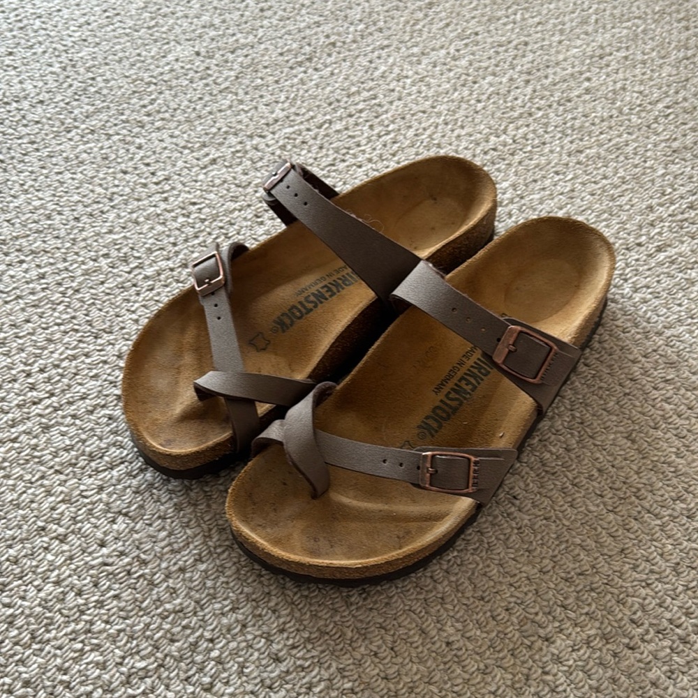 Birkenstock size 38. Worn maybe once or twice? Like new condition!